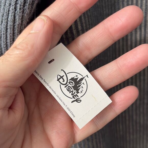 NWT Disney’s MARVEL Mens Gray Ribbed Knit Short Sleeved Sweater Size Small & XL - Picture 5 of 7